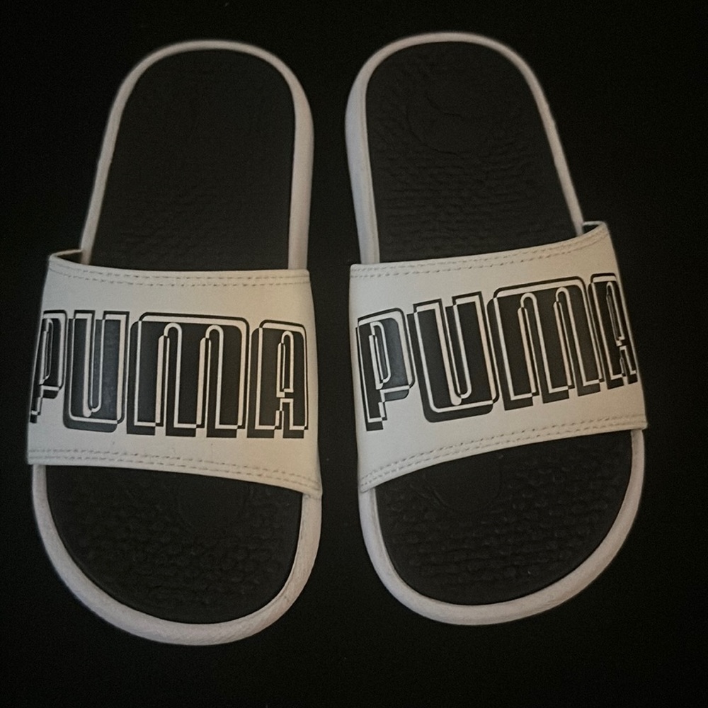 Puma Sandal Slides Kids Size 1 Black and White